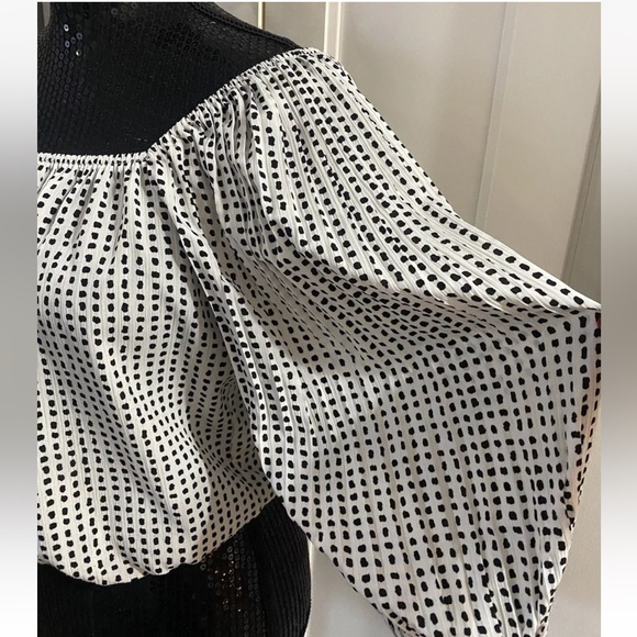 NWT Lucy Paris Off The Shoulder Top Blouse Pleated Balloon Sleeves Size XS - Picture 4 of 15